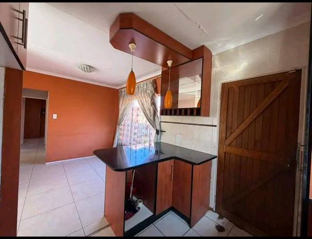 3 BEDROOM HOUSE FOR SALE IN ROSSLYN